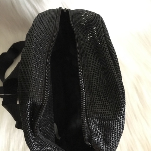 NWT PINK VS Mini Mesh Backpack - Picture 6 of 8